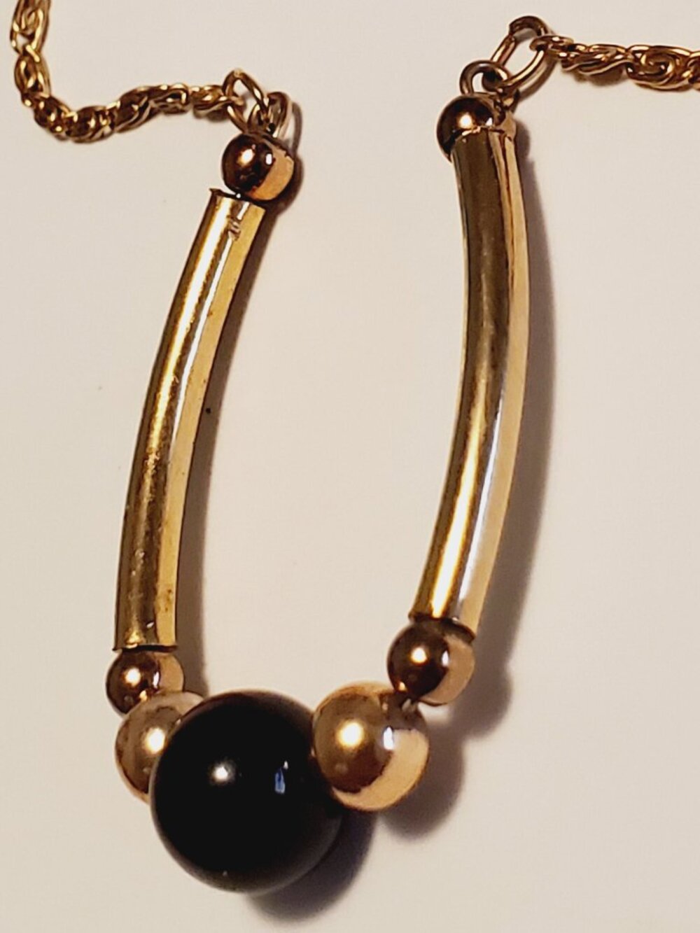 1 Gold Choker Necklace, item # A -2353, wt. 6grams. - Picture 5 of 8
